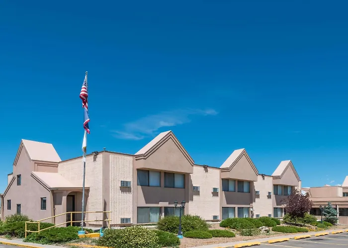 Super 8 By Wyndham Hotel