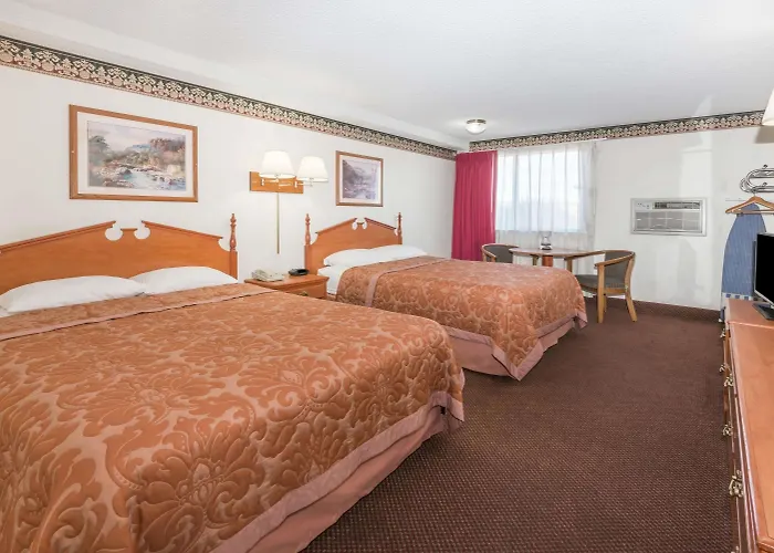 Hotel Super 8 By Wyndham 2*