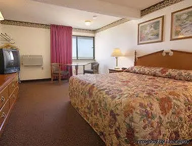 Super 8 By Wyndham Hotel